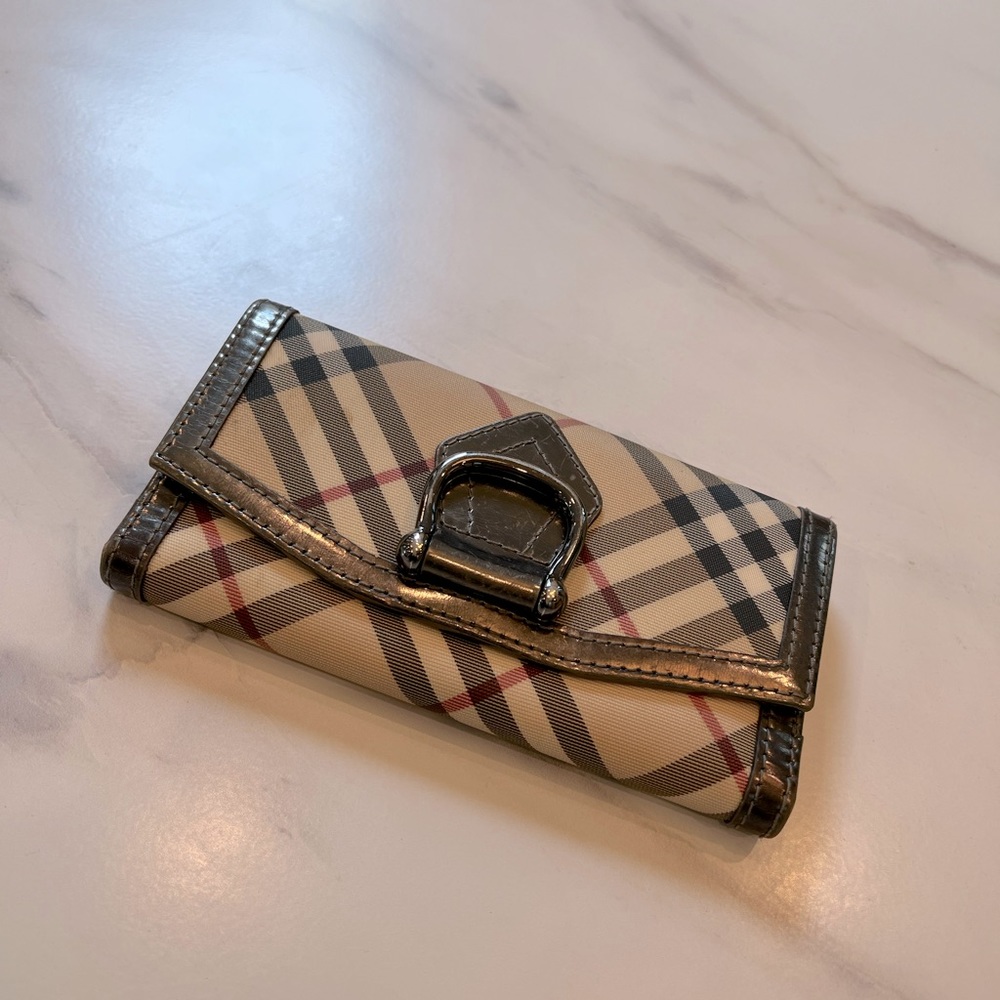 Authentic Burberry Vintage Supernova wallet